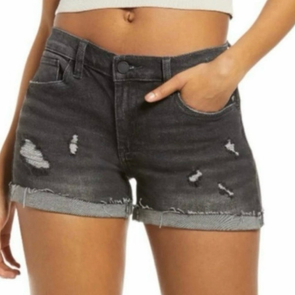 Blank NYC NWT roll up short Size 27 28 and 29